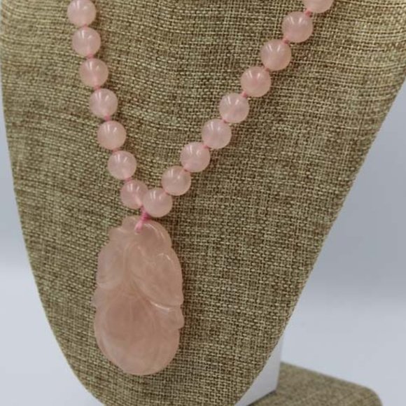 Chinese Jade Bead Necklace With Jade Lotus Flower Pendant - Picture 3 of 7